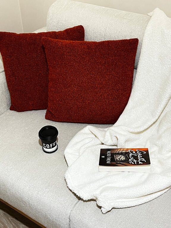 How to Plan a Restful Day Off at Home for Maximum Relaxation